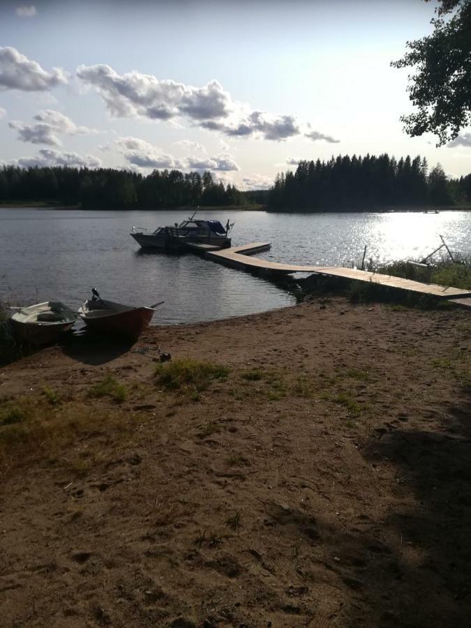 ホテル Pirttiniemen Lomakylae Muurasjärvi エクステリア 写真